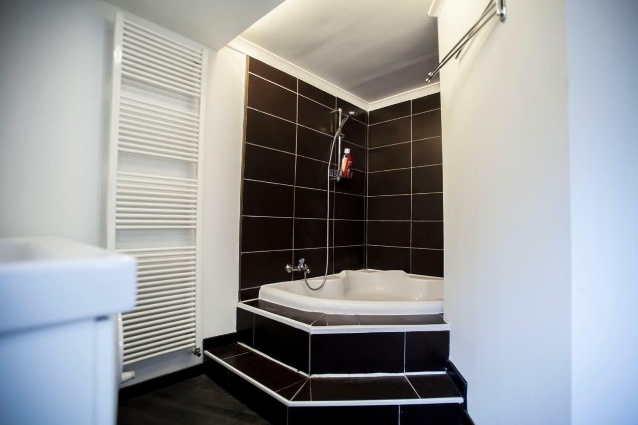 Luxury Suites Cathedral By Rikas Hotels Antwerpen Bagian luar foto